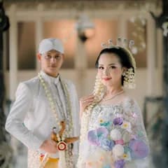 Sari & Bagus
